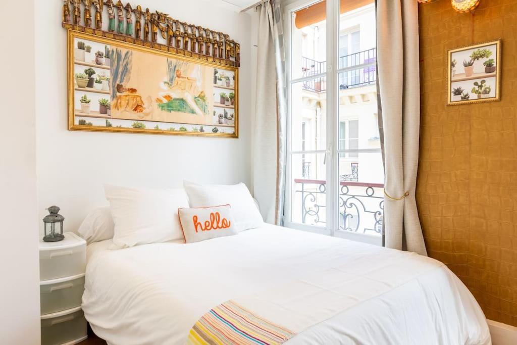Appartement De 3 P, Baroque Et Vues Sur Toits Du Marais Parijs