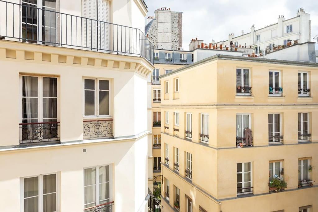 Appartement De 3 P, Baroque Et Vues Sur Toits Du Marais Parijs