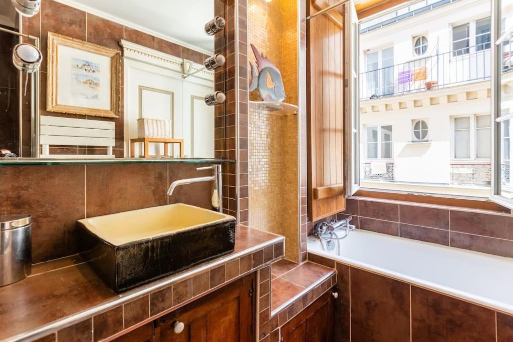 De 3 P, Baroque Et Vues Sur Toits Du Marais Appartement