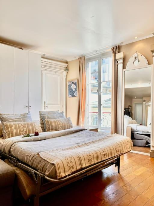 Appartement De 3 P, Baroque Et Vues Sur Toits Du Marais *