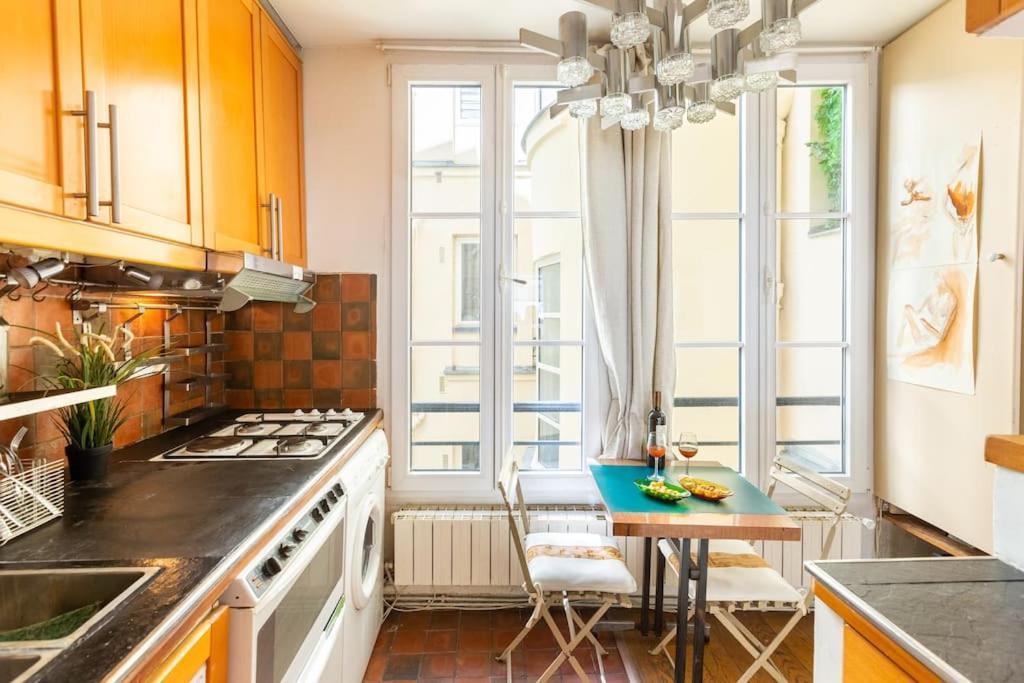 De 3 P, Baroque Et Vues Sur Toits Du Marais Parijs