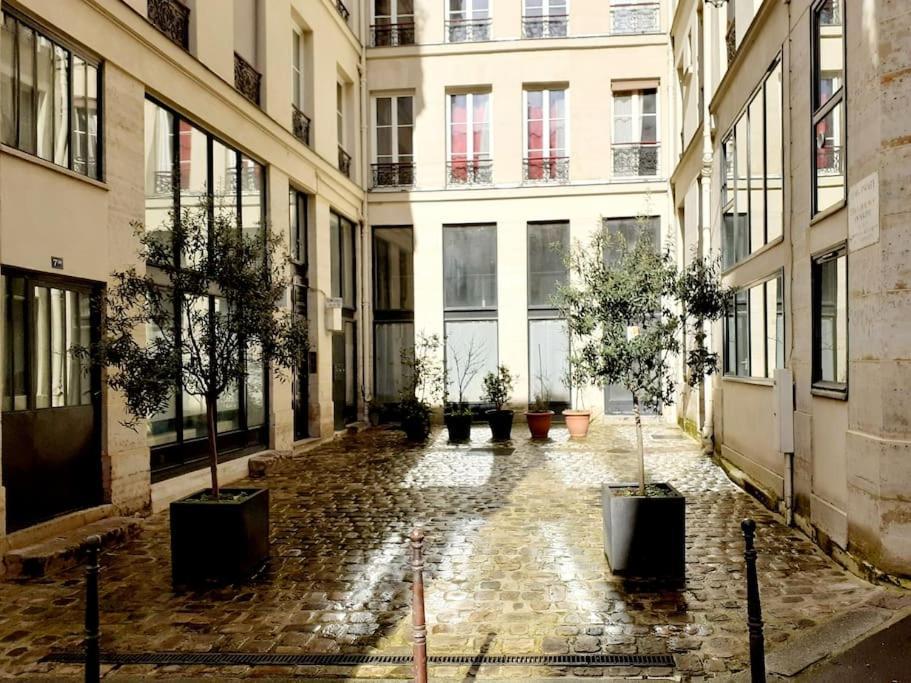 Appartement De 3 P, Baroque Et Vues Sur Toits Du Marais