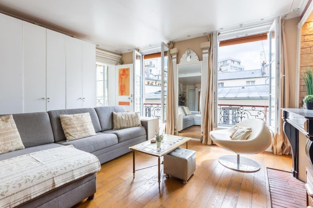 De 3 P, Baroque Et Vues Sur Toits Du Marais Parijs